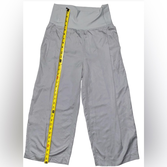 Lululemon high rise wide leg cropped pant - Picture 6 of 8